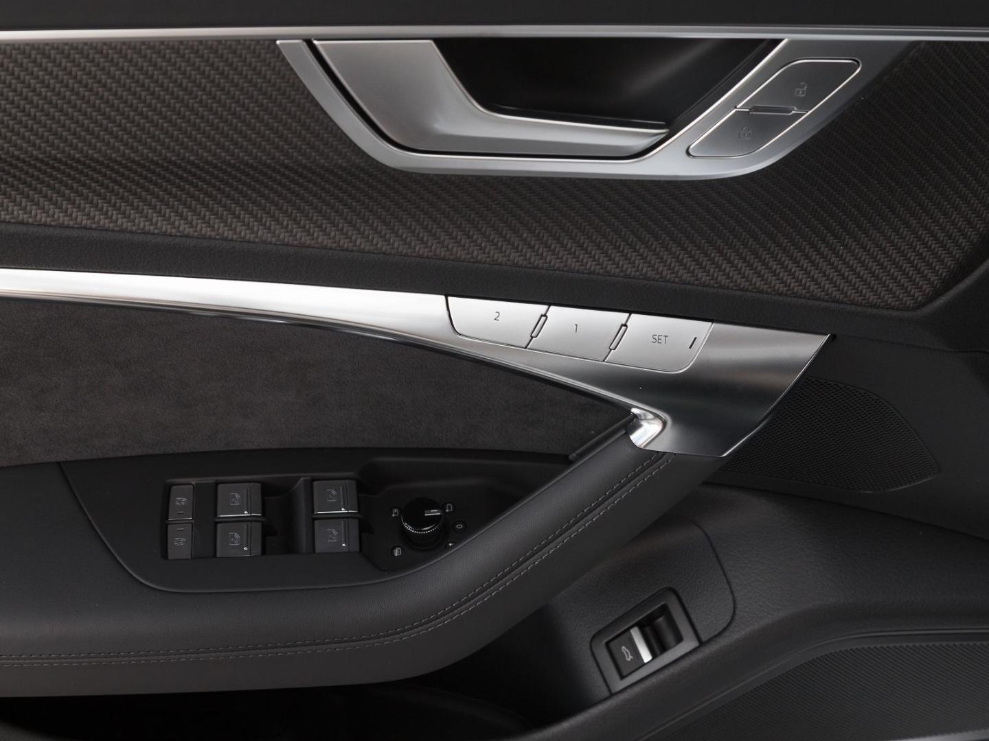 Image about Audi RS 6 Avant performance quattro tiptronic