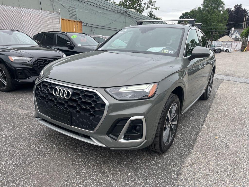 2023 Audi Q5 45 Premium Plus's photo