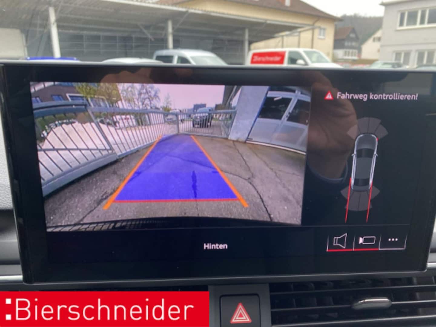 Bild über Audi A4 Limousine S line 35 TFSI S tronic - für weitere Informationen kontaktieren Sie den Audi Partner