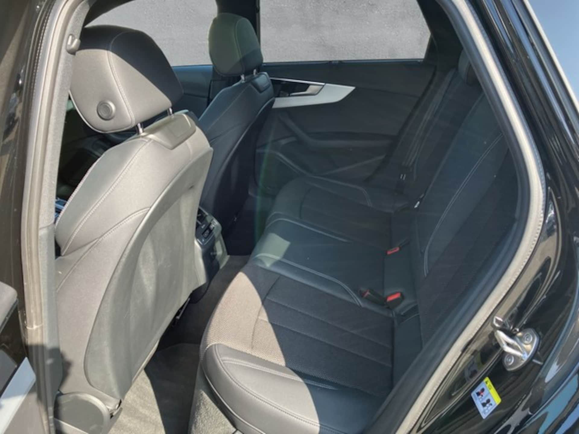 Audi A4 Avant S line