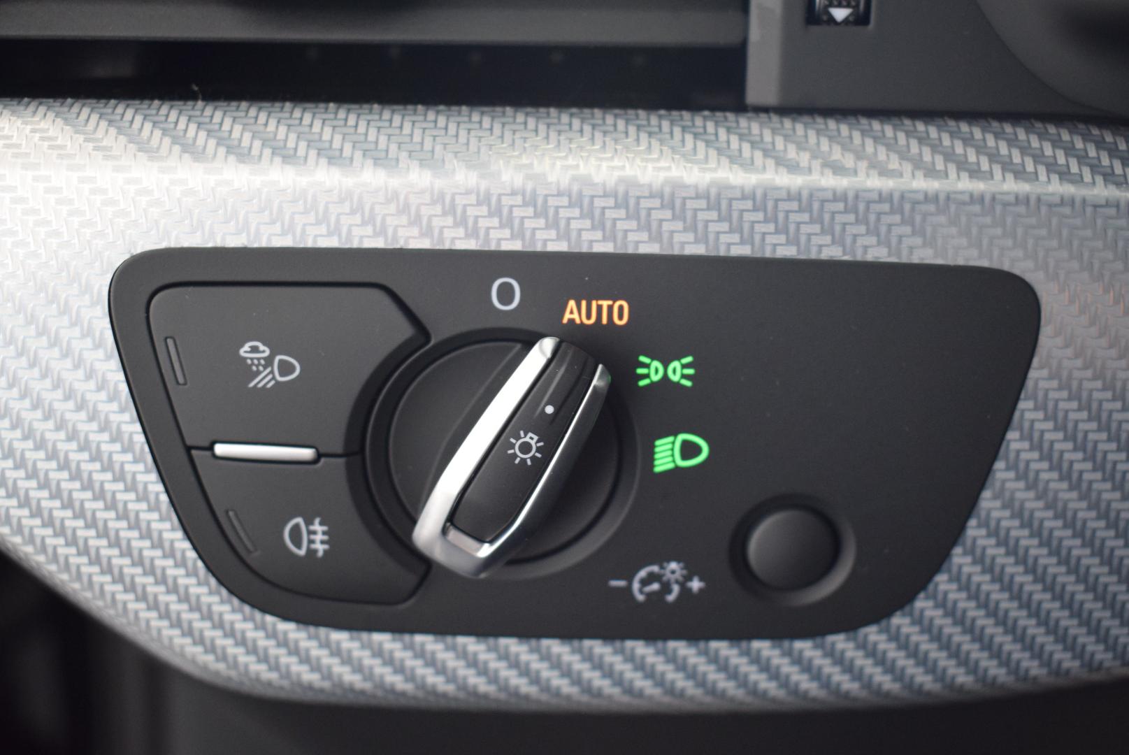 Image about Audi RS 4 Avant TFSI quattro tiptronic