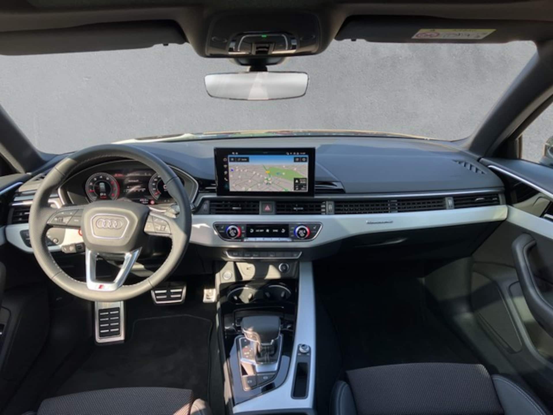 Audi A4 Avant S line