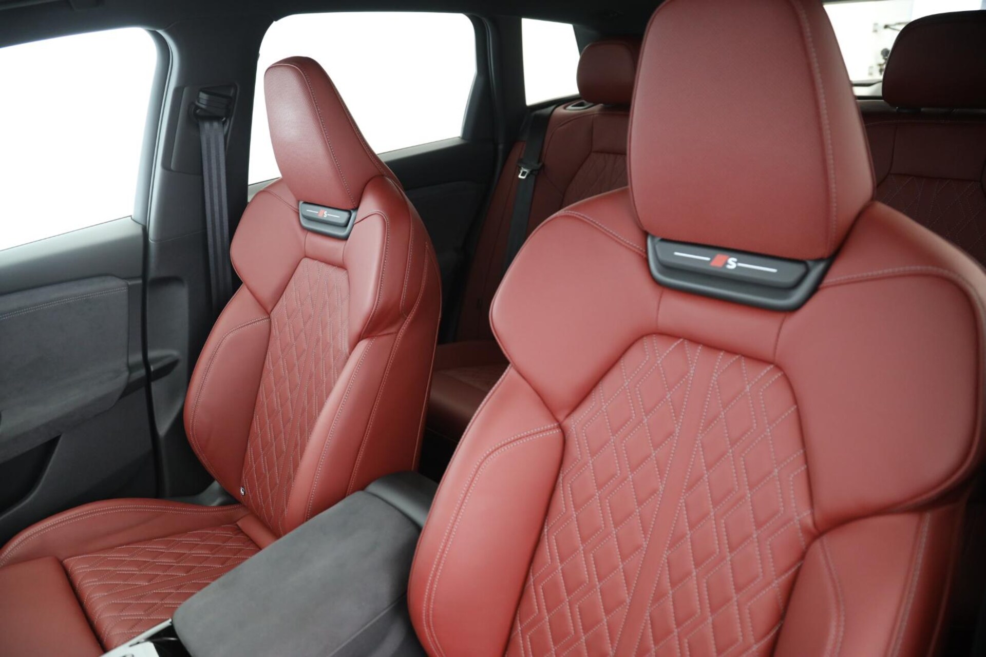 Audi SQ6 SUV e-tron
