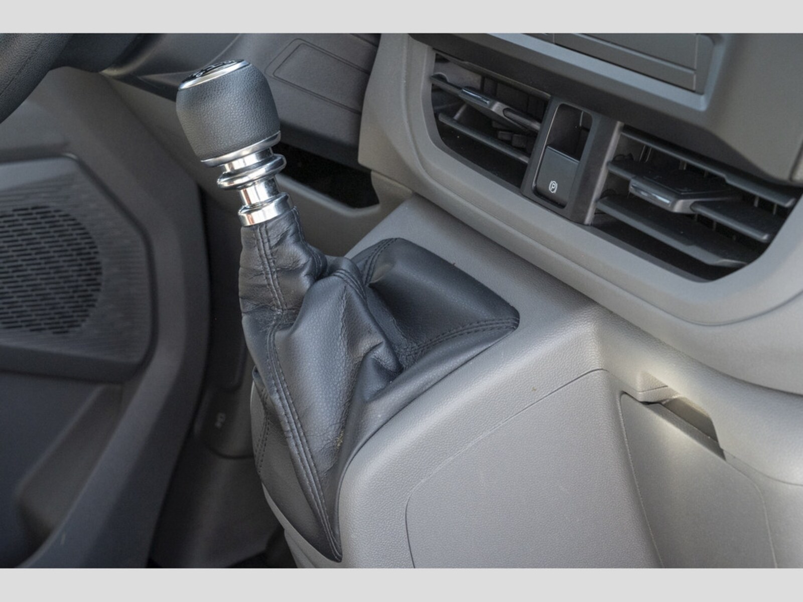 Volkswagen Transporter Kasten langer Radstand – Bild 10