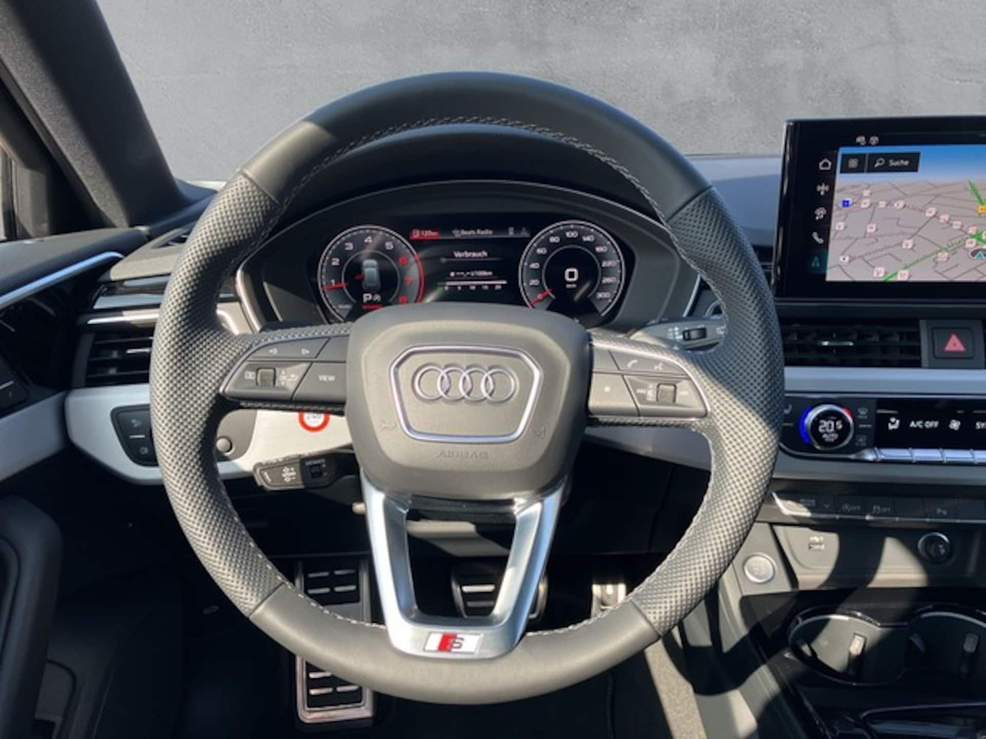 Audi A4 Avant S line