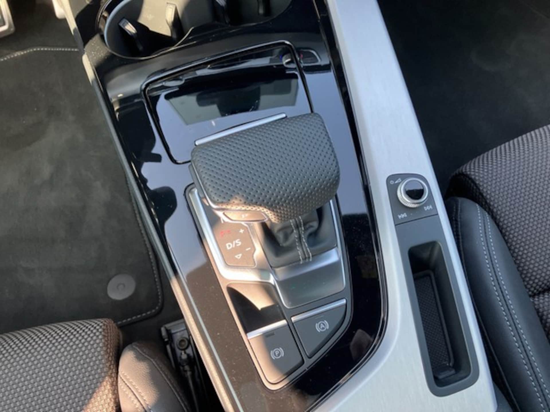 Audi A4 Avant S line