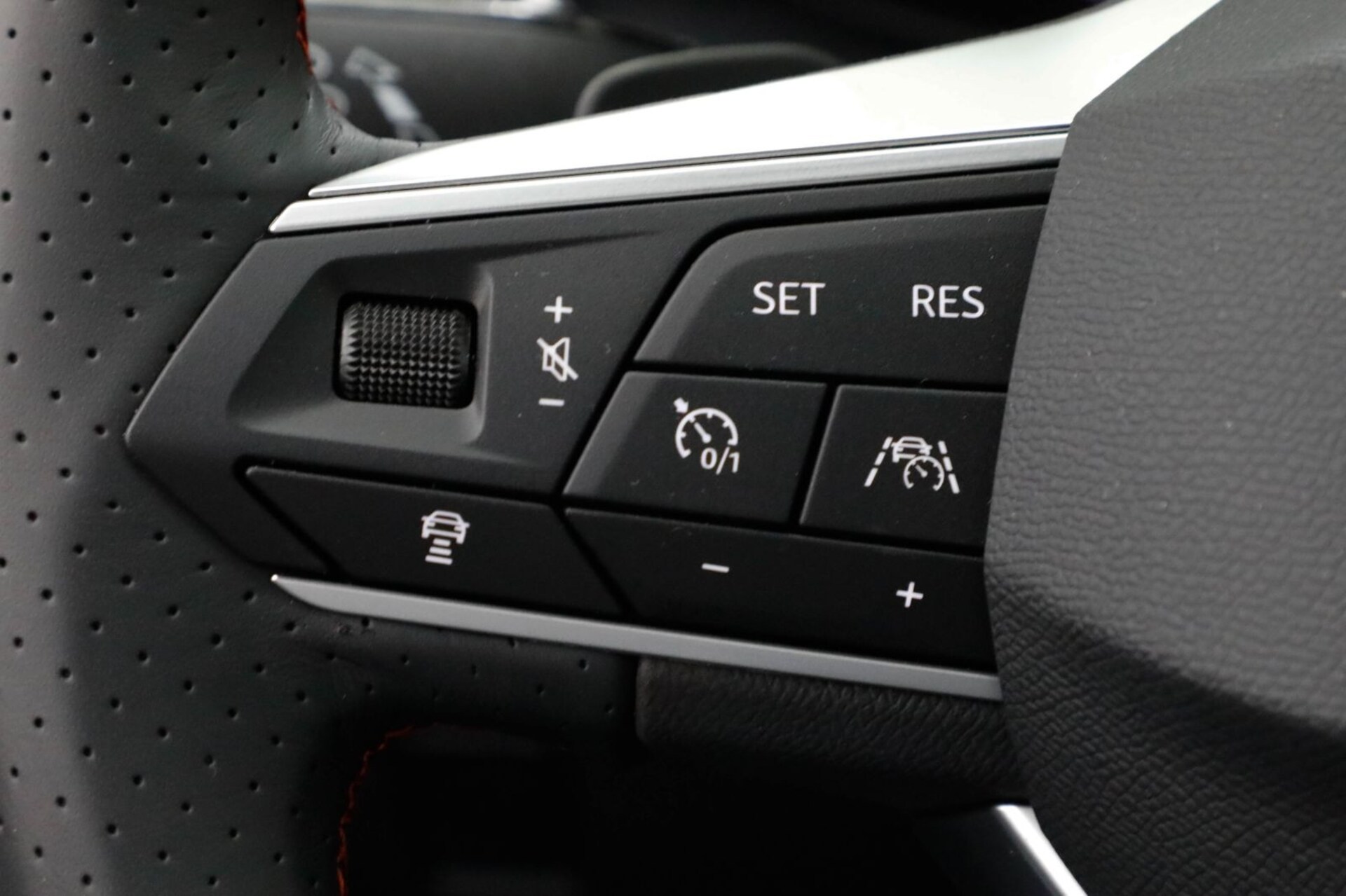 SEAT Arona FR