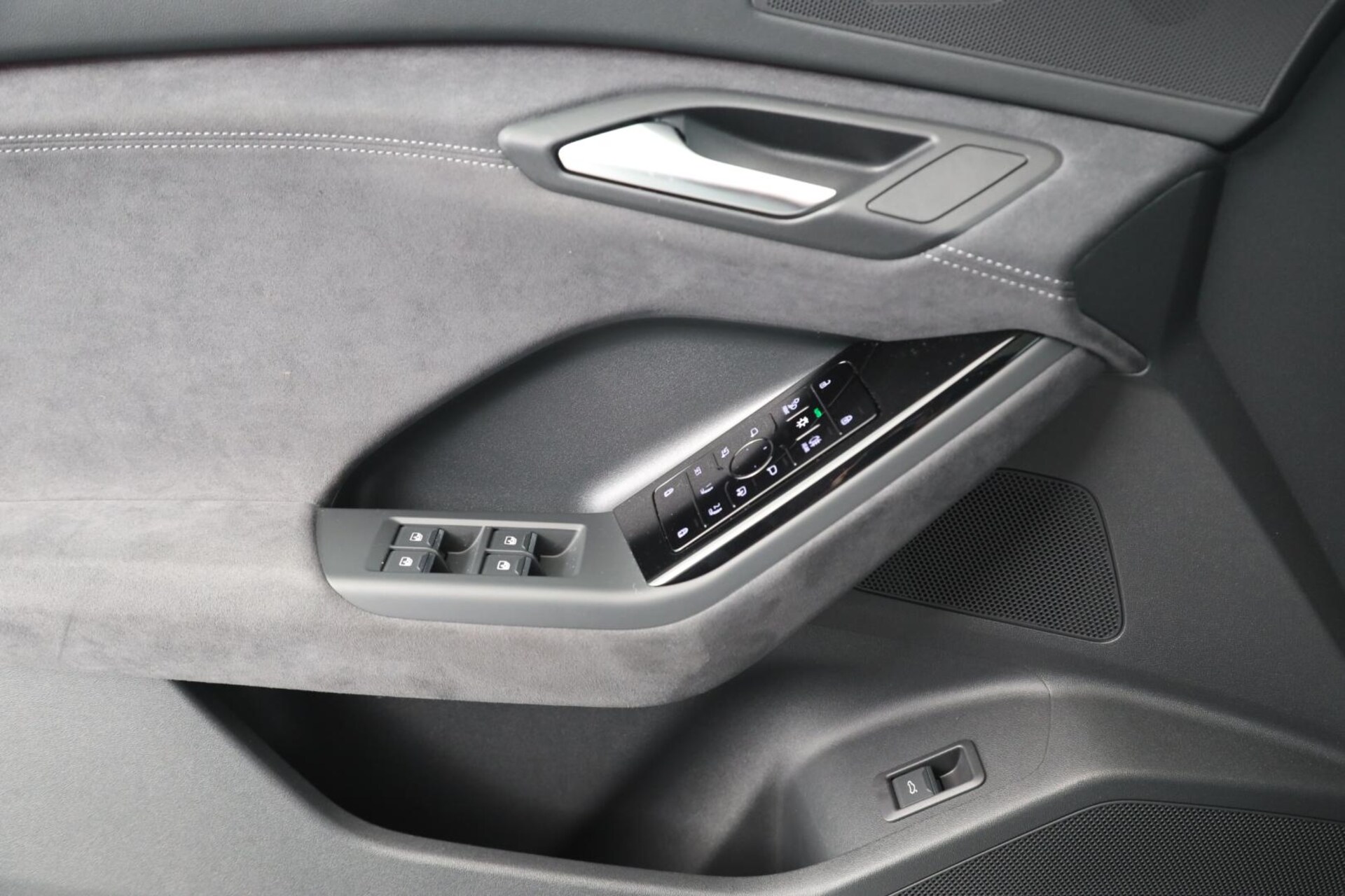 Audi SQ6 SUV e-tron