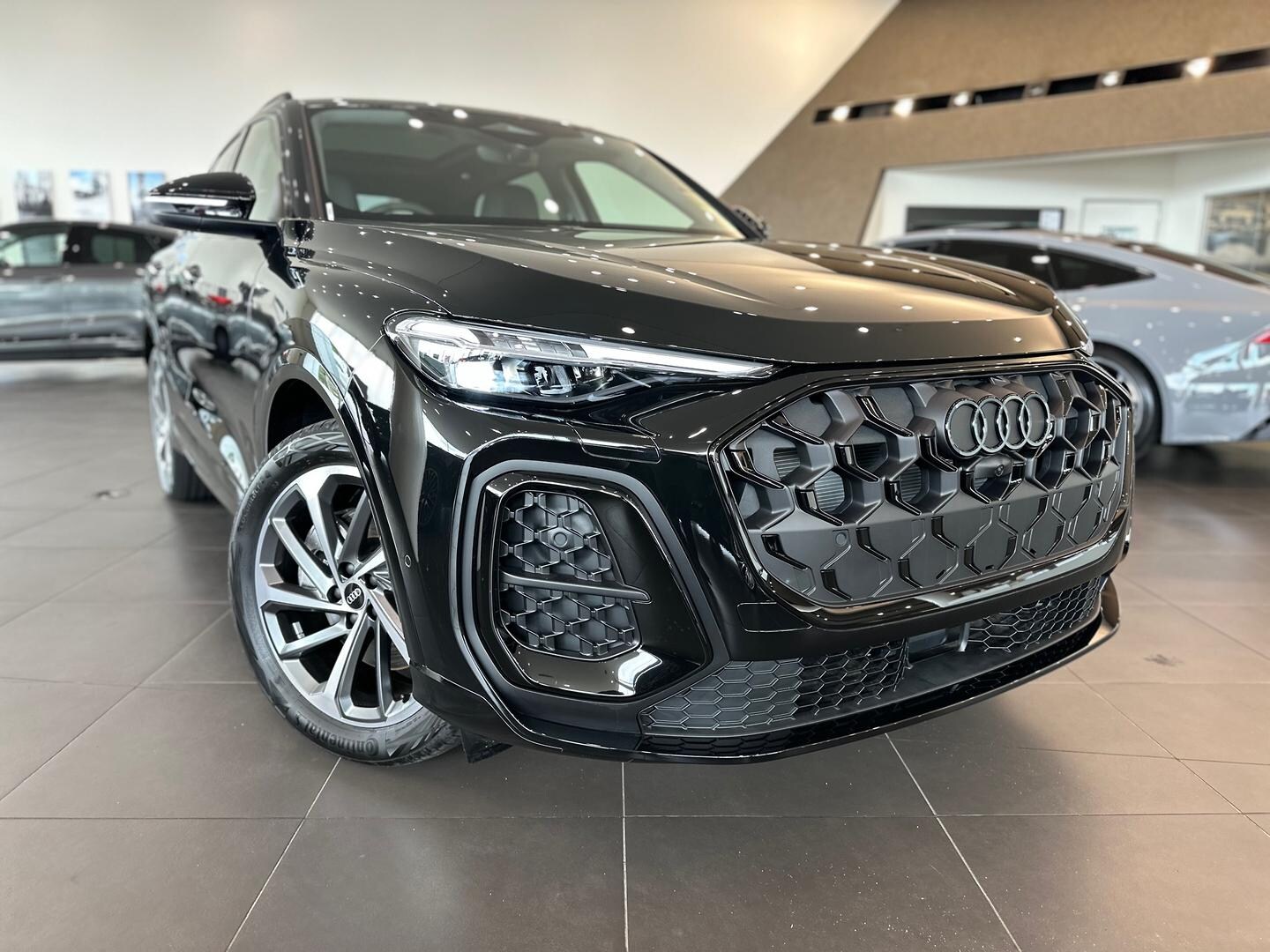 Image about Audi Q5 SUV TDI quattro 150 kW sport