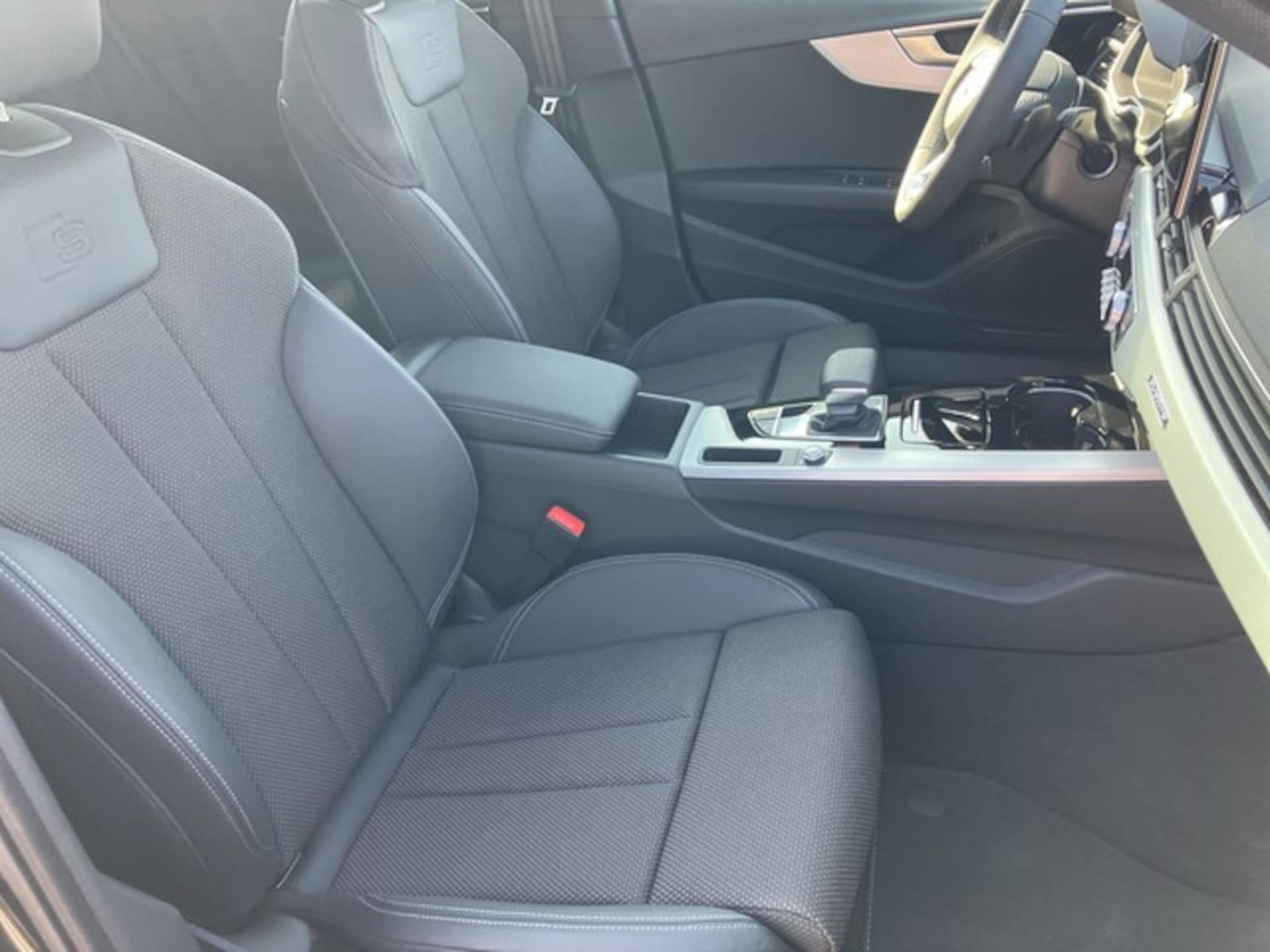 Audi A4 Avant S line
