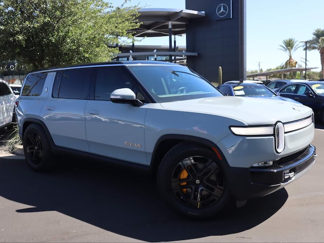 2023 Rivian R1S