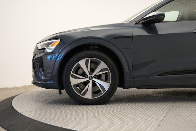 2024 Audi Q8 e-tron