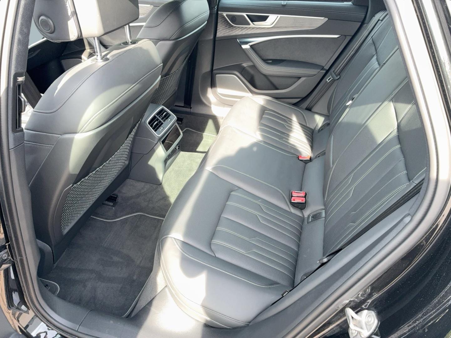 Bild über Audi S6 Limousine TDI quattro tiptronic - für weitere Informationen kontaktieren Sie den Audi Partner