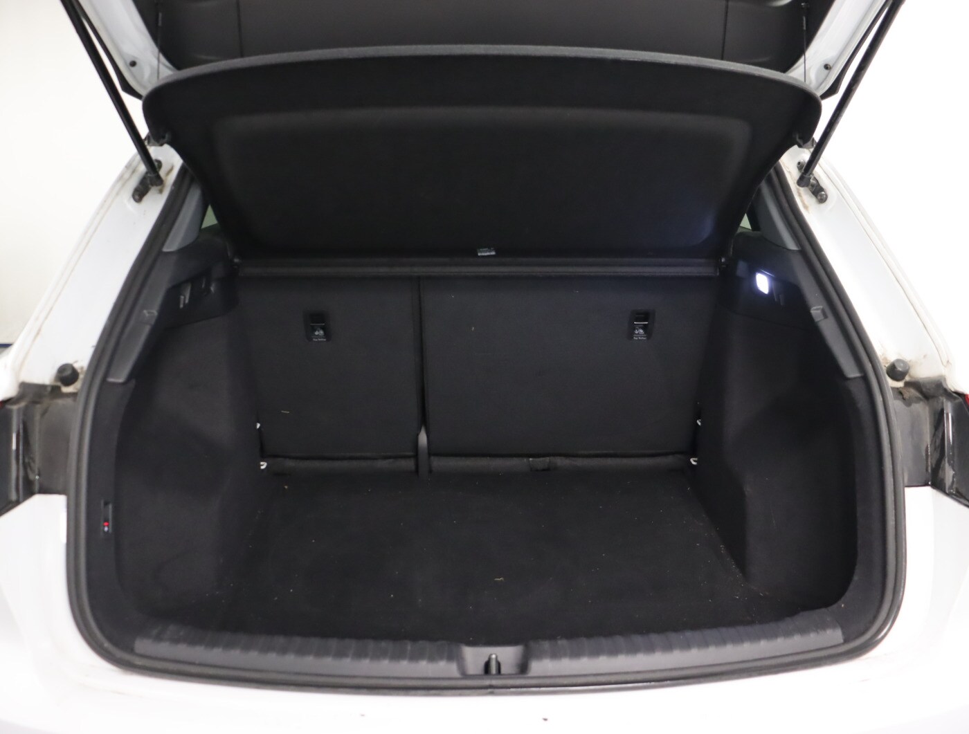 Image about Audi Q4 e-tron 40 e-tron