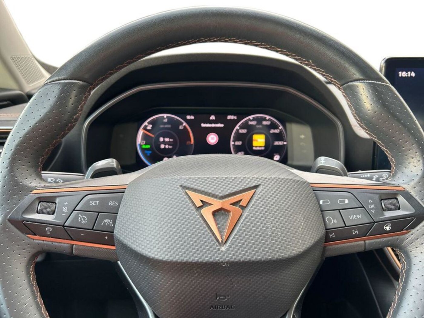 CUPRA Formentor 1.4 e-Hybrid DSG 150 kW (204 CV) — photo 11