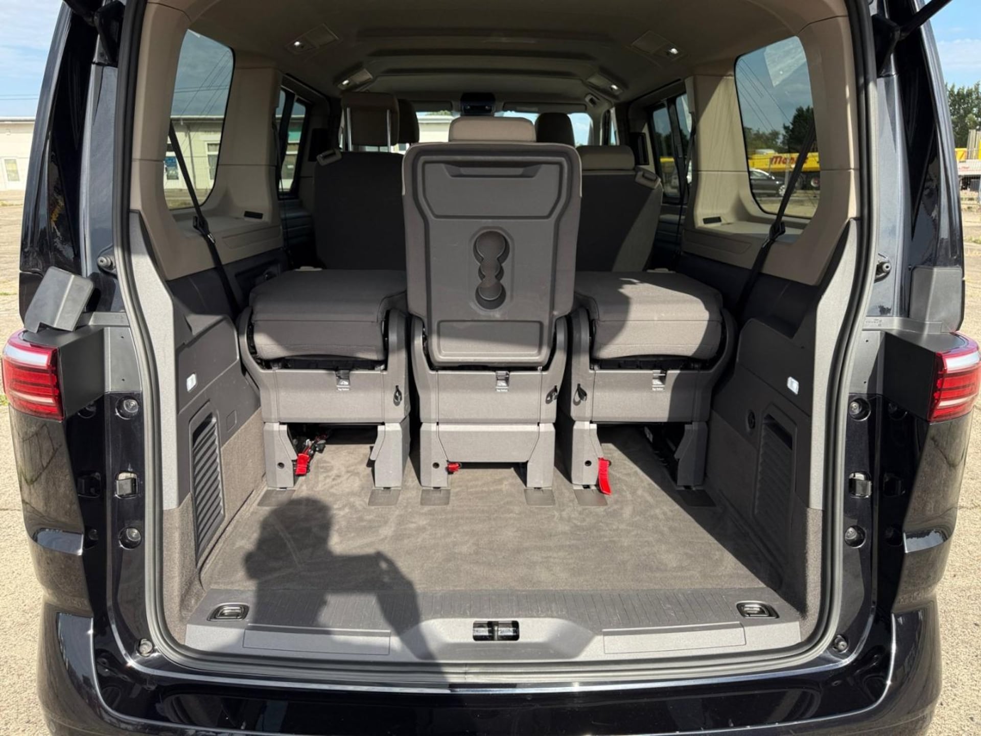 Volkswagen Multivan Langversion Basis-Modell