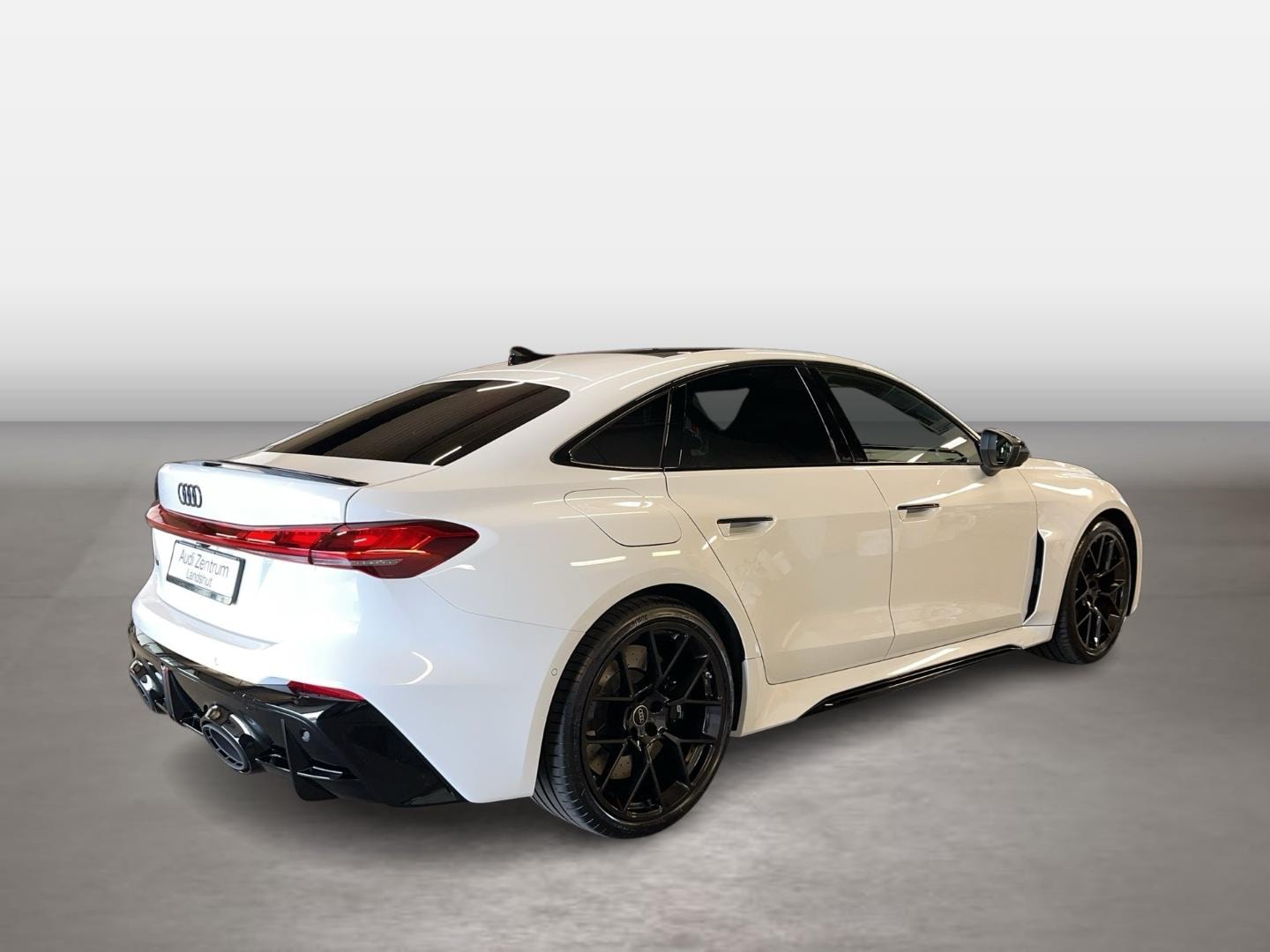 Bild über Audi RS 5 Limousine TFSI quattro 470 kW tiptronic - für weitere Informationen kontaktieren Sie den Audi Partner