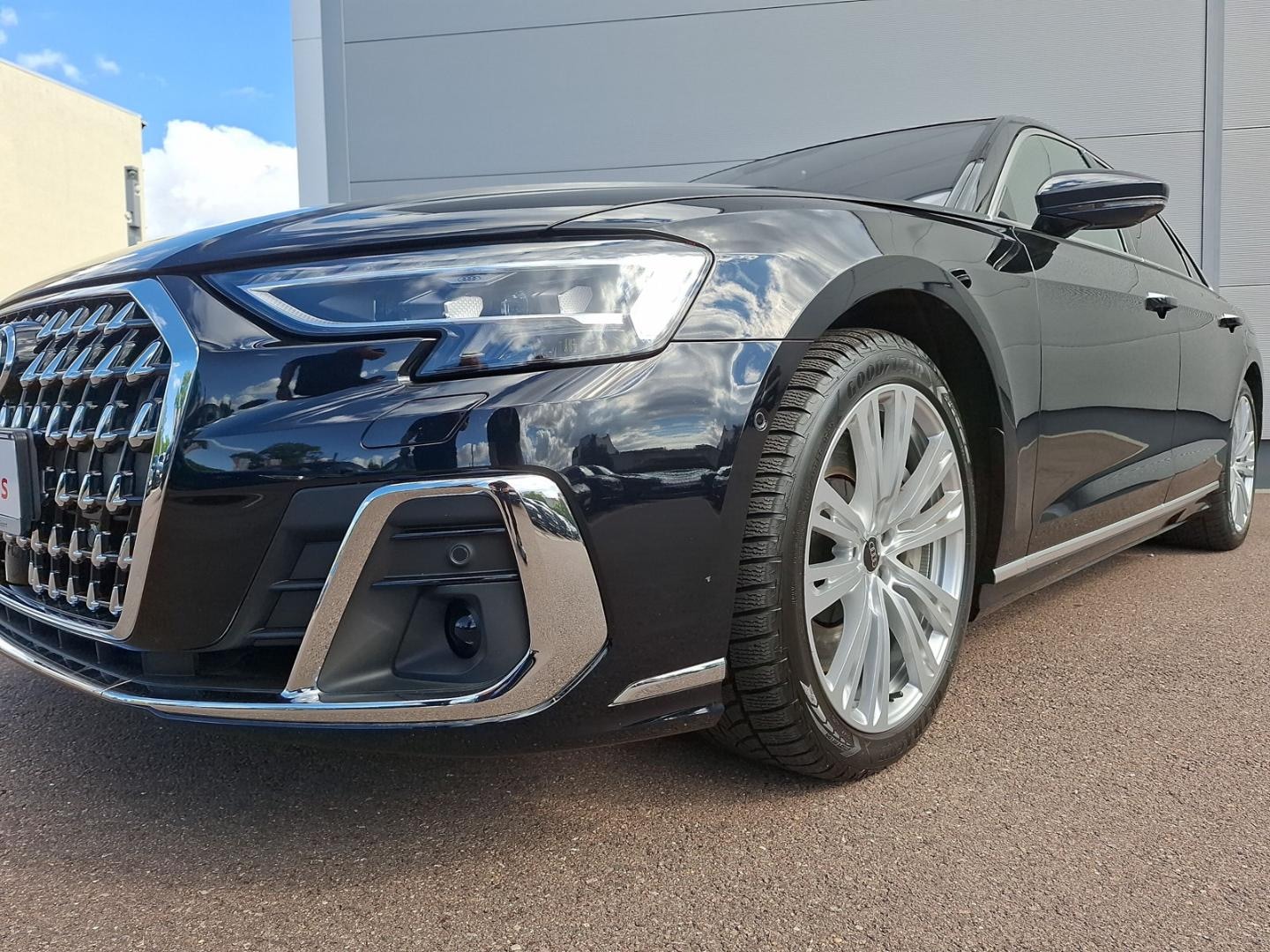 Bild über Audi A8 TFSI e 60 TFSI e quattro tiptronic - für weitere Informationen kontaktieren Sie den Audi Partner