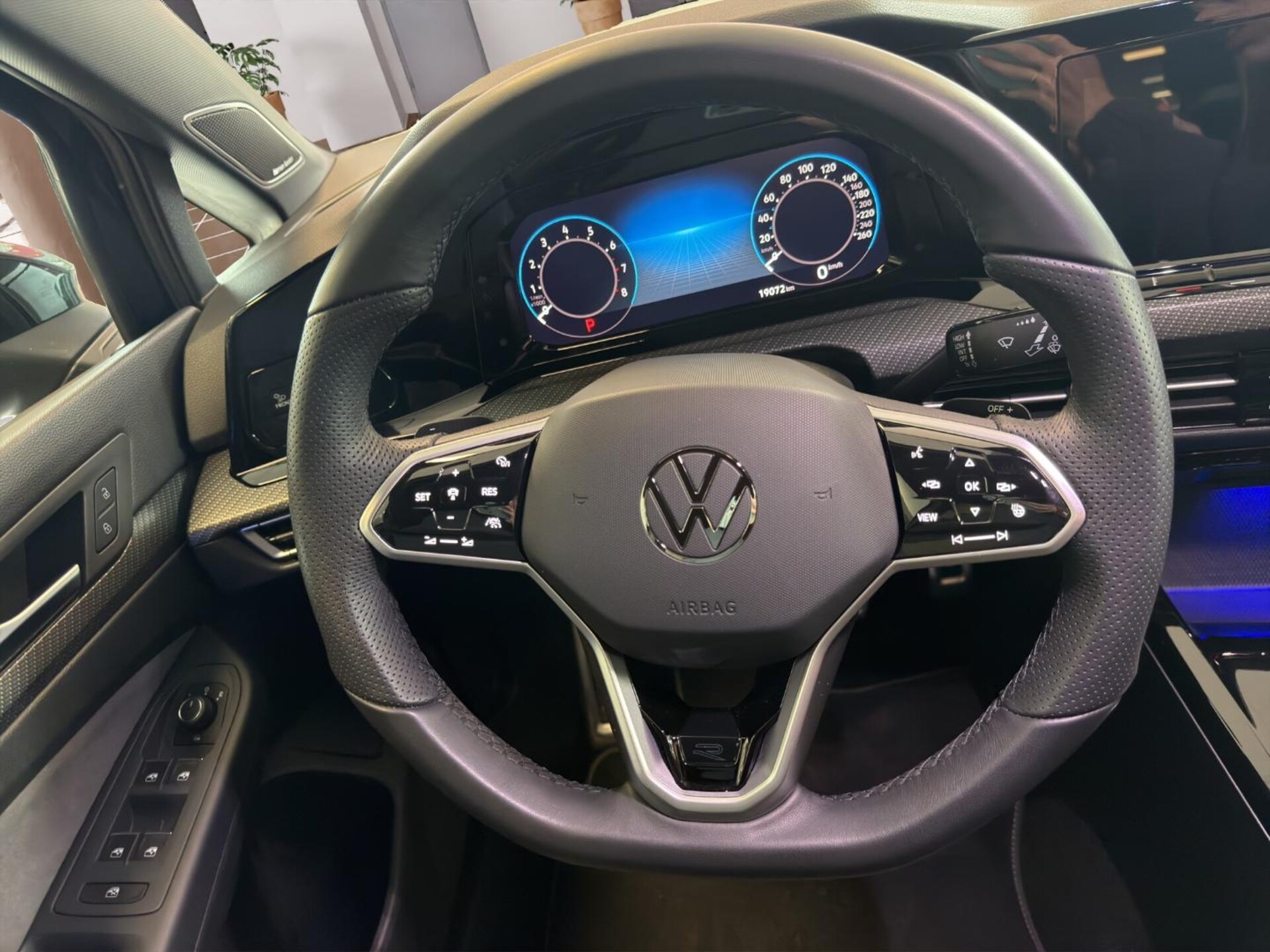 Volkswagen Golf R-Line
