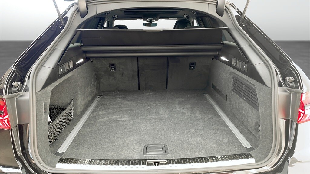 Bild som visar&nbsp;Audi RS 6 Avant&nbsp;RS 6 Avant performance 630 hk tiptronic - för mer information kontakta din Audi Partner