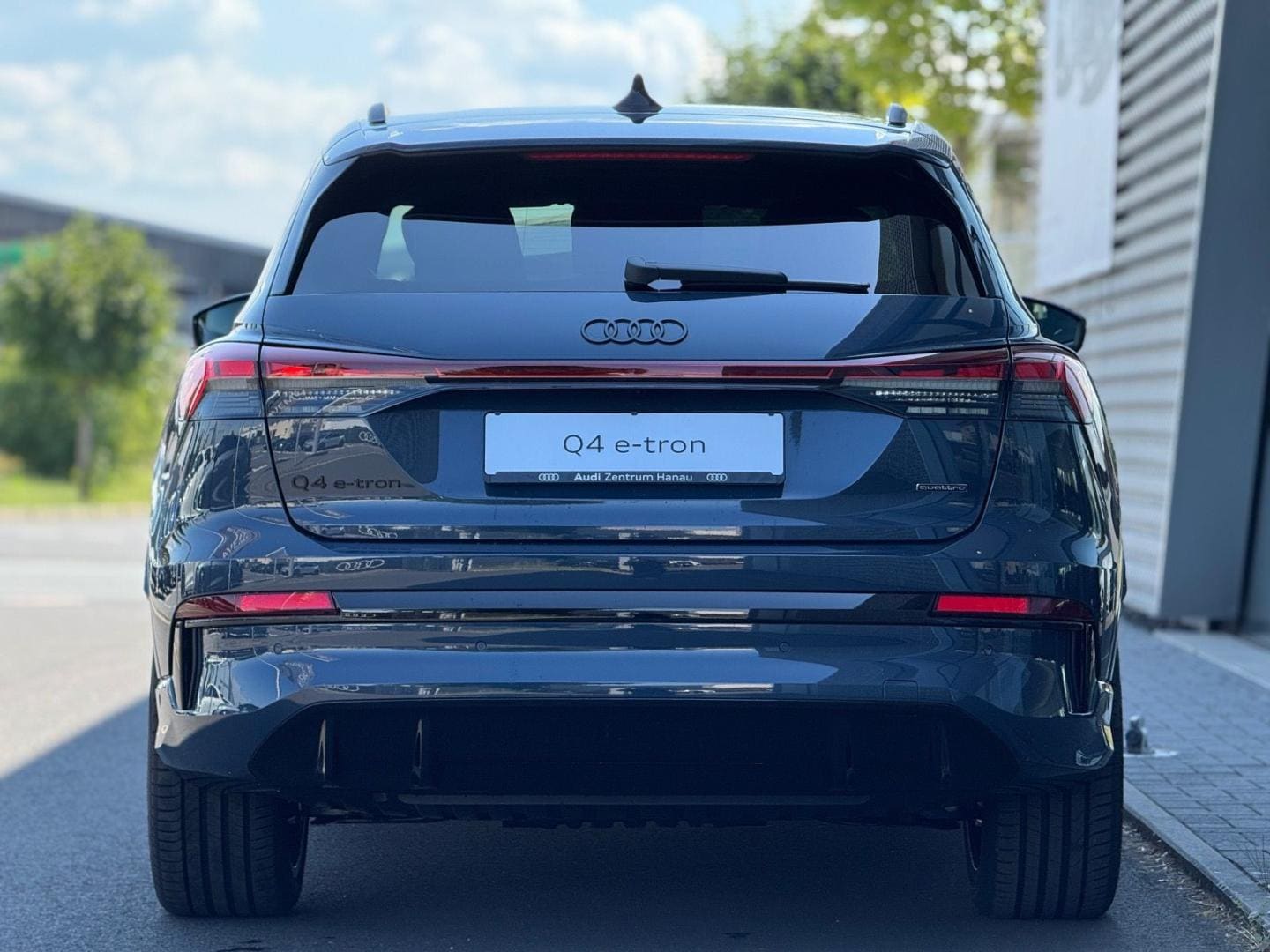 Bild über Audi Q4 SUV e-tron e-tron quattro 220 kW - für weitere Informationen kontaktieren Sie den Audi Partner