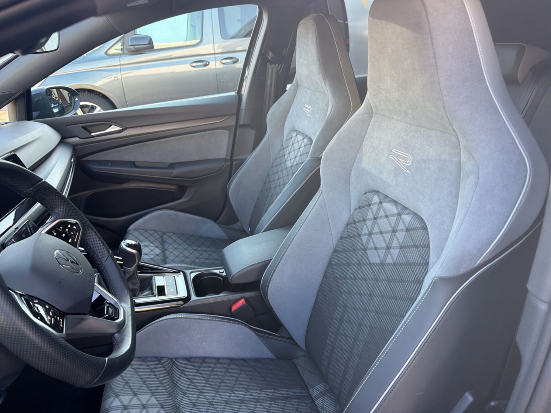 Volkswagen Golf R-Line