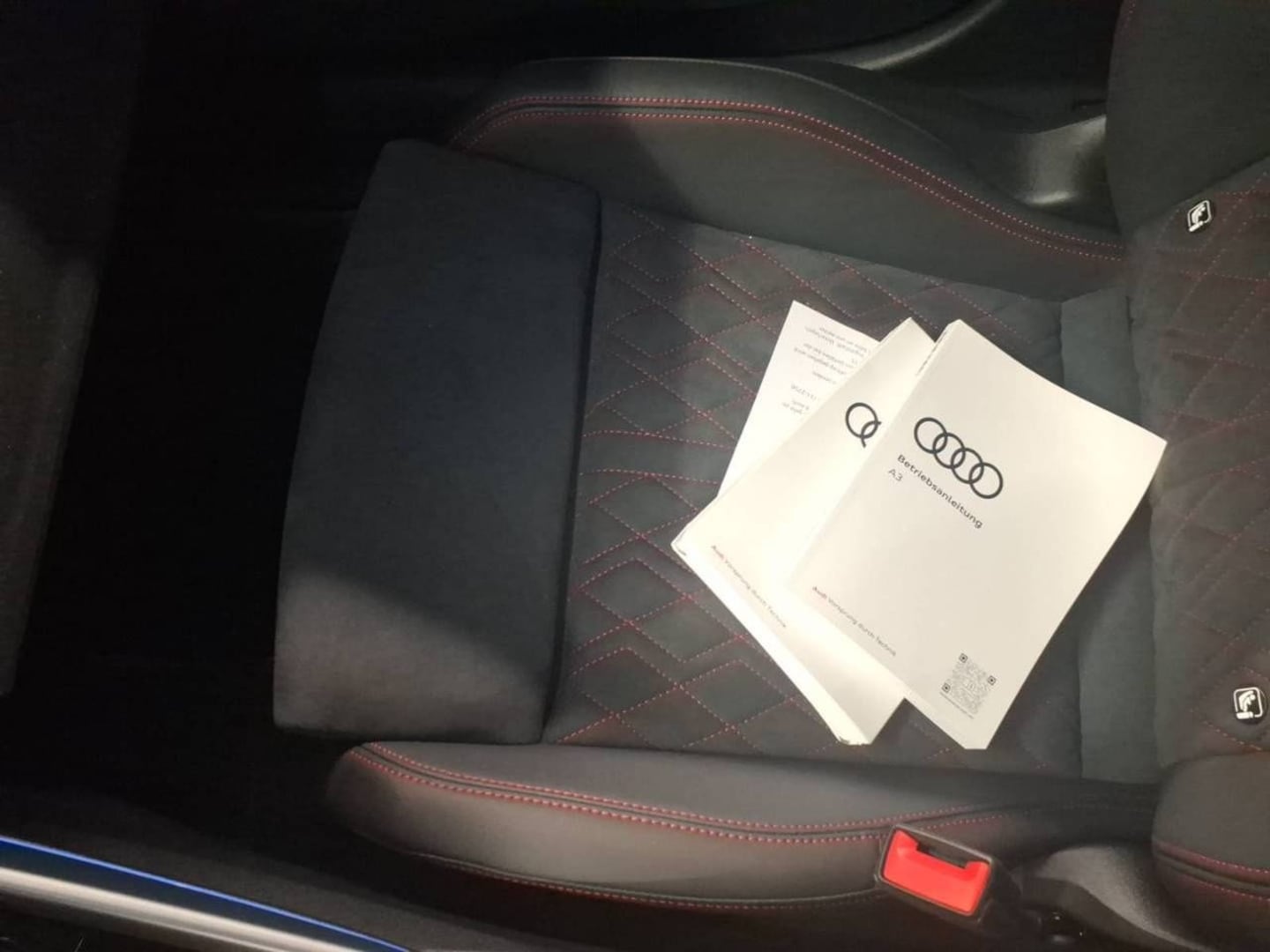 Bild über Audi S3 Sportback TFSI quattro S tronic - für weitere Informationen kontaktieren Sie den Audi Partner