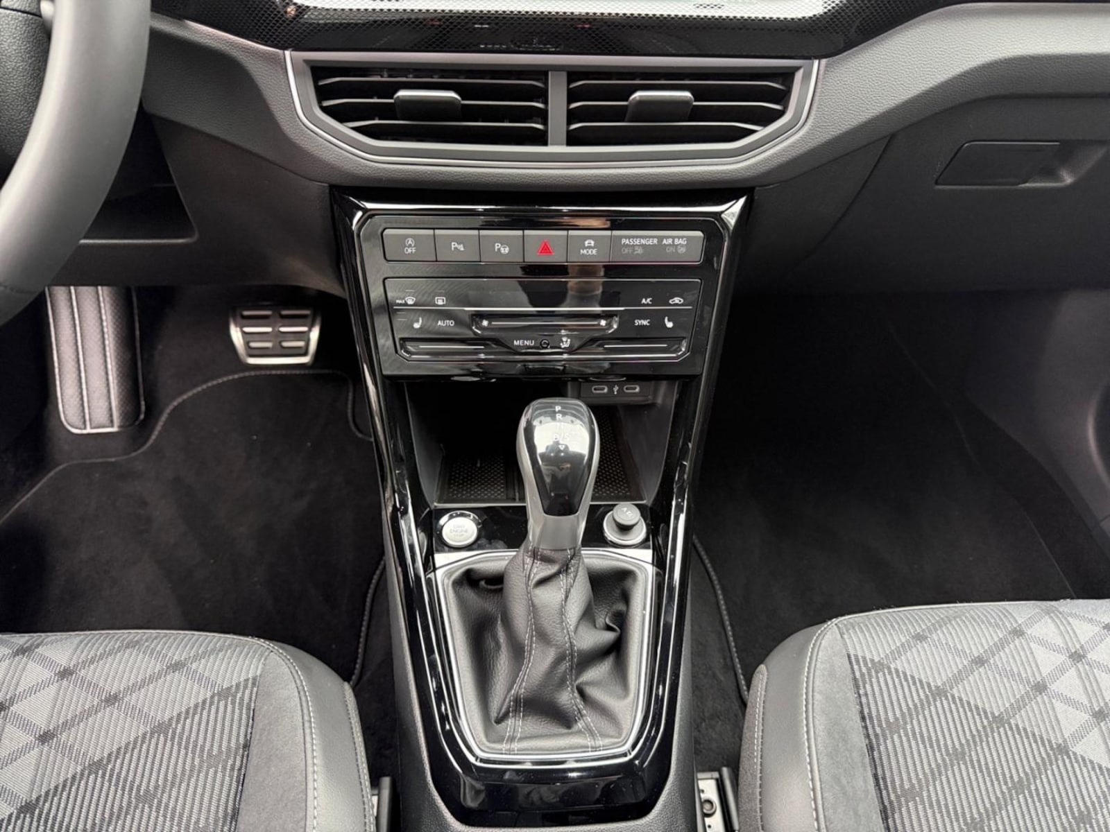 Volkswagen T-Cross – Bild 11
