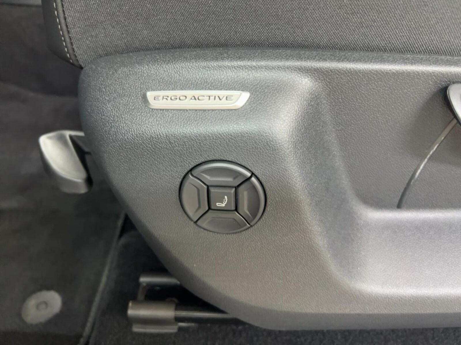 Volkswagen Tiguan – Bild 8