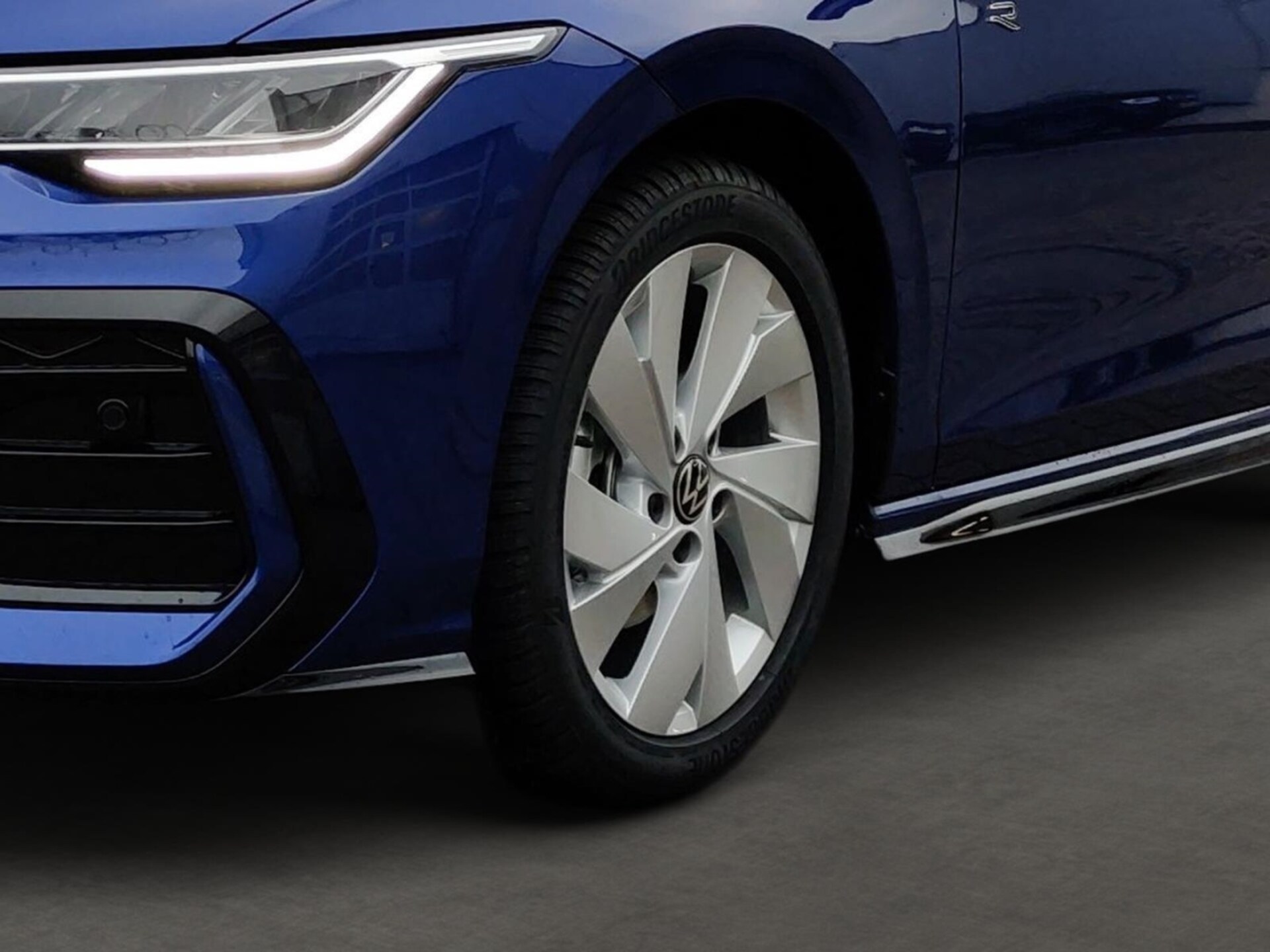 Volkswagen Golf R-Line