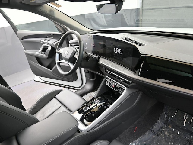 2025 Audi New Q5 Premium Plus - Photo 12