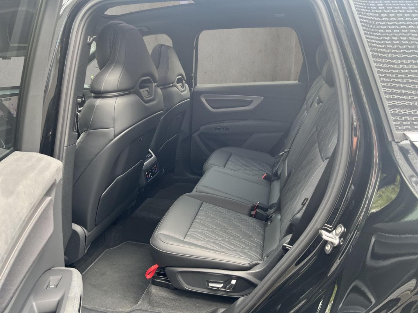 Bild über Audi Q7 SUV TDI quattro 220 kW tiptronic - für weitere Informationen kontaktieren Sie den Audi Partner