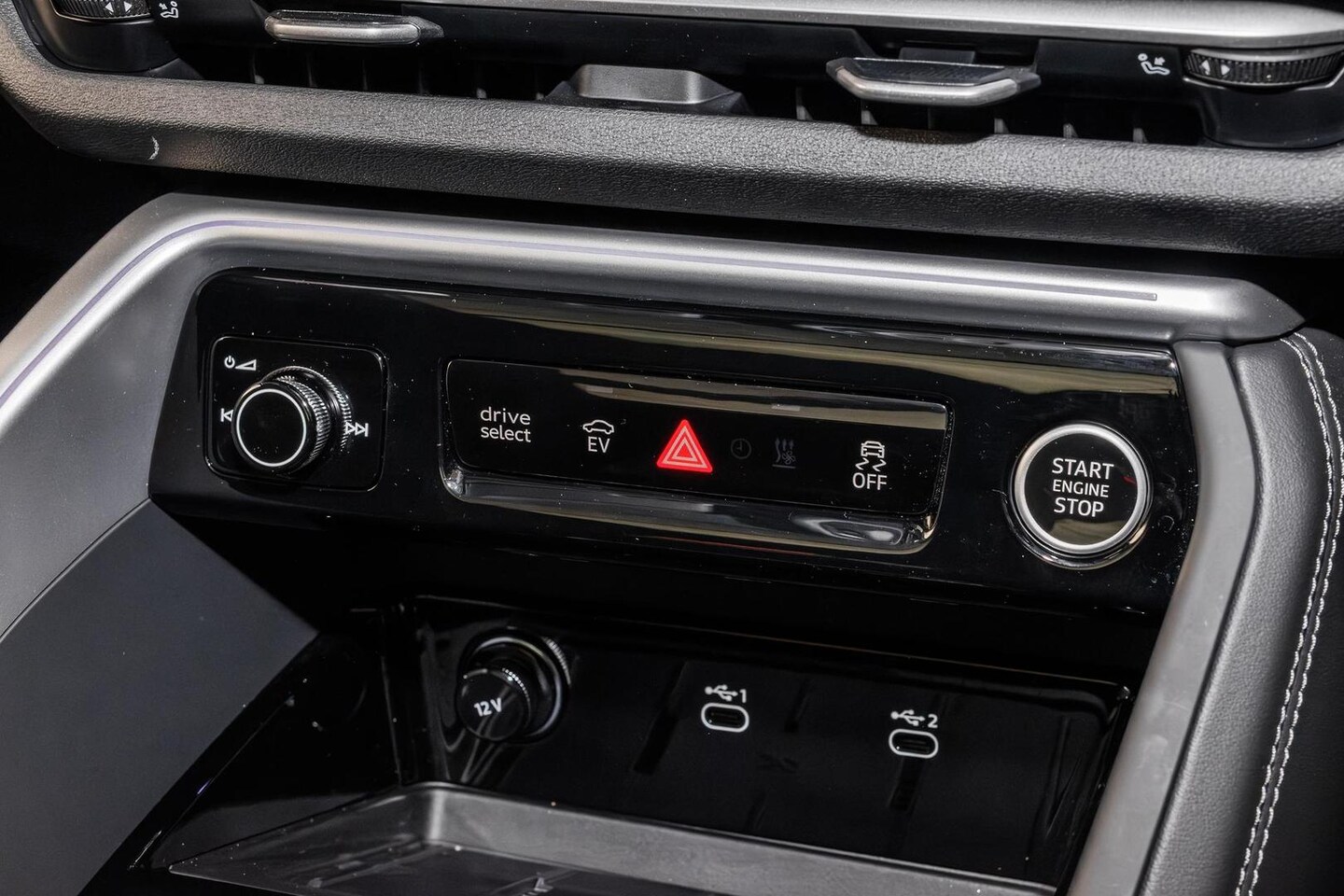 Image about Audi Q5 SUV e-hybrid quattro S tronic