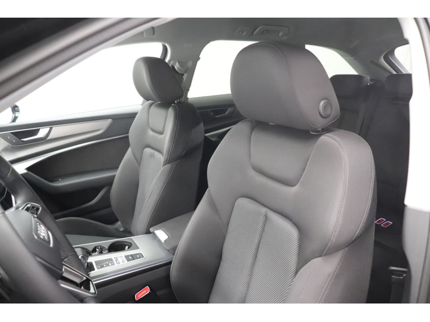 Bild über Audi A6 Avant advanced 45 TDI quattro S tronic - für weitere Informationen kontaktieren Sie den Audi Partner
