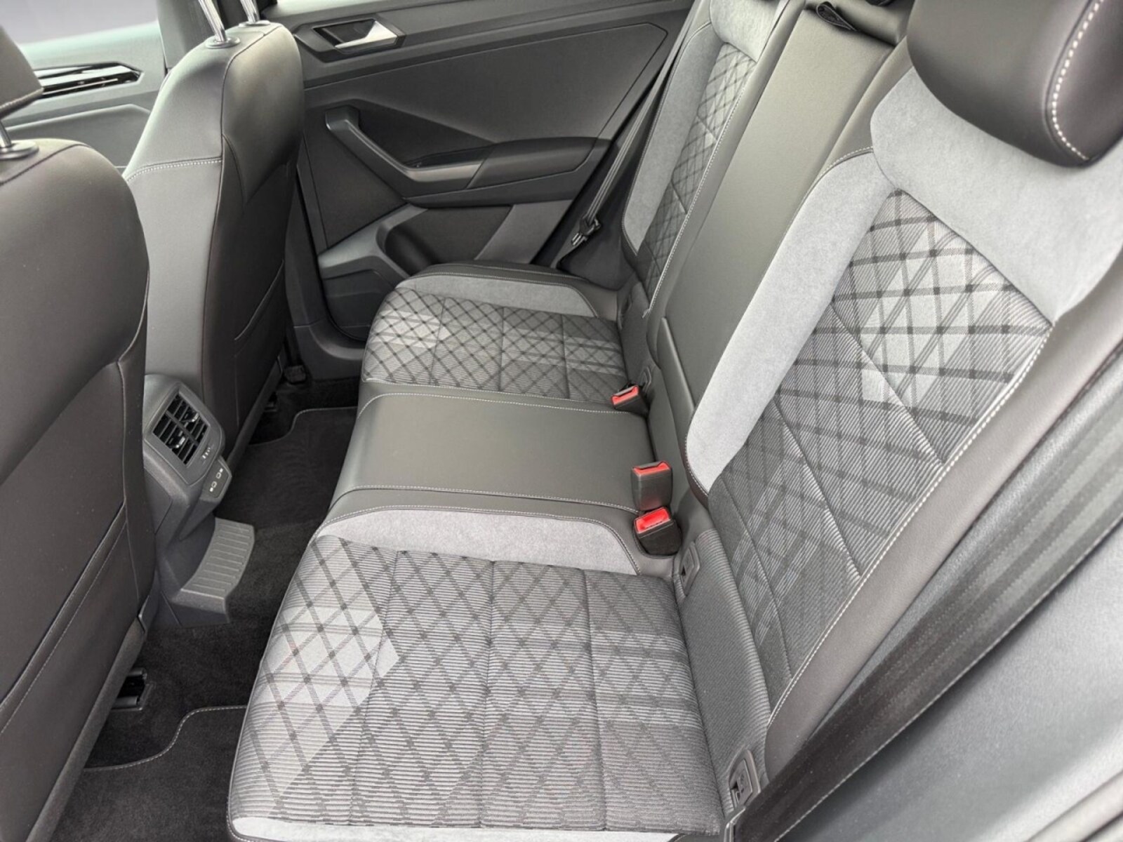 Volkswagen T-Roc – Bild 14