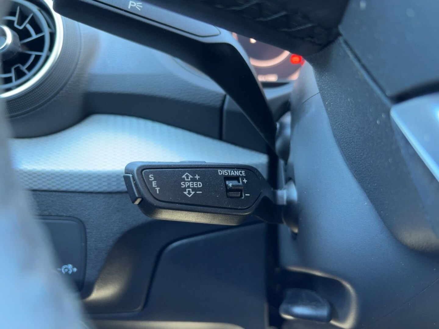 Bild über Audi Q2 advanced 35 TFSI S tronic - für weitere Informationen kontaktieren Sie den Audi Partner
