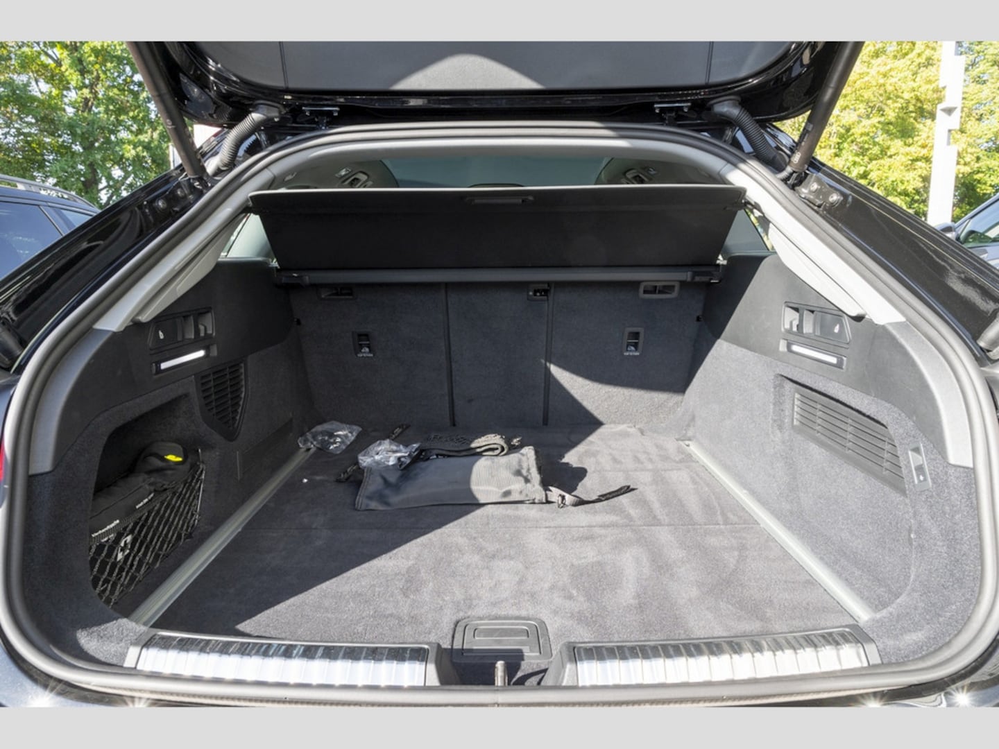 Bild über Audi A6 Avant TDI quattro 150 kW S tronic - für weitere Informationen kontaktieren Sie den Audi Partner