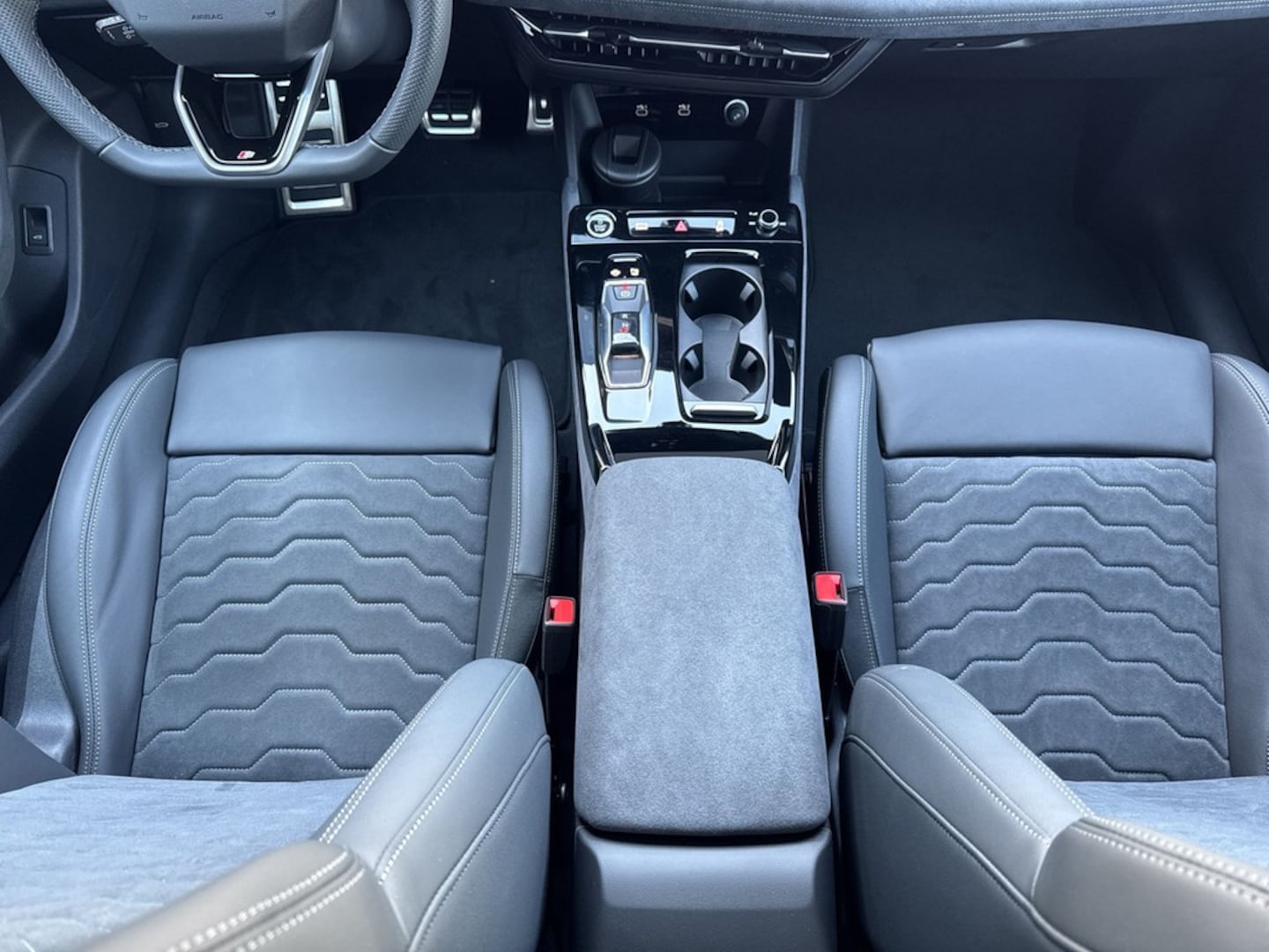 Bild über Audi A6 Avant e-tron S line business e-tron performance 270 kW - für weitere Informationen kontaktieren Sie den Audi Partner