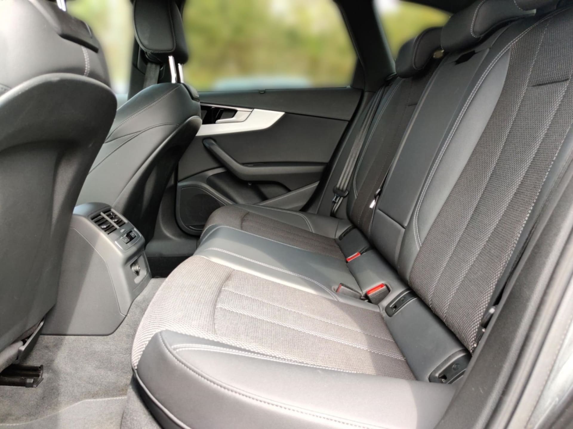 Audi A4 Avant S line