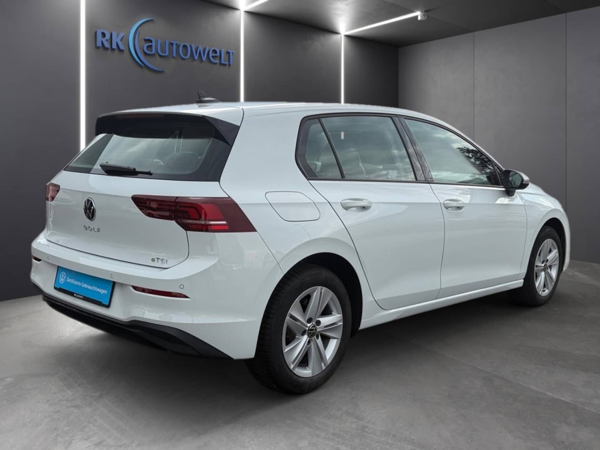 Volkswagen Golf Life