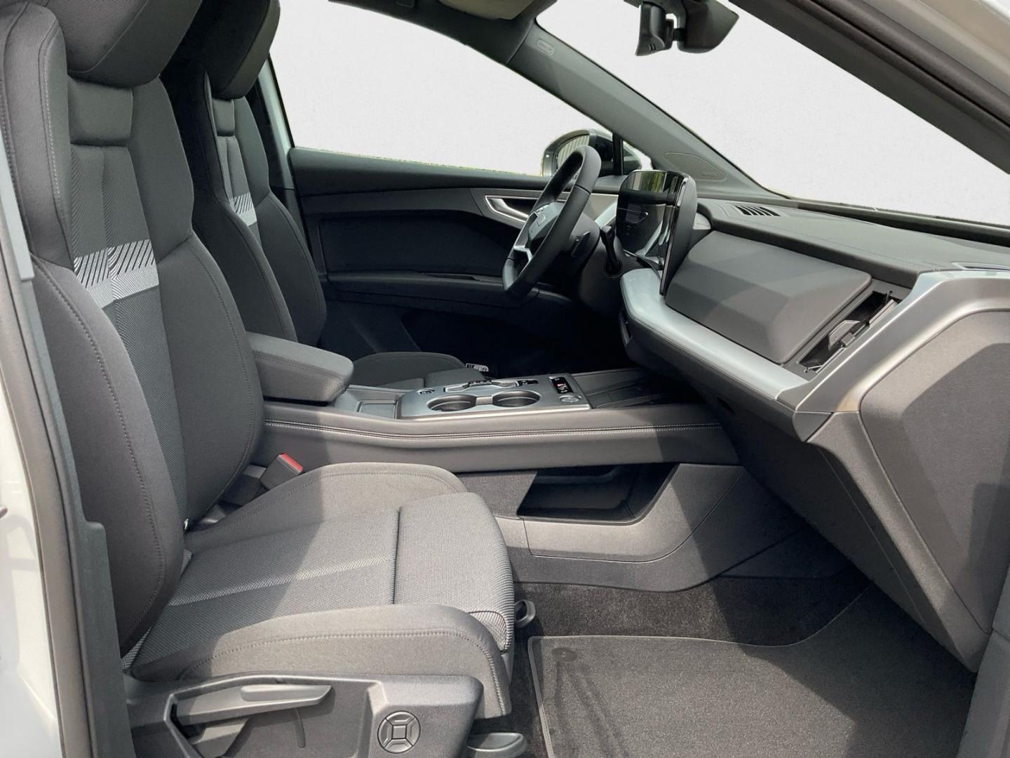 Bild über Audi Q4 Sportback e-tron e-tron performance 210 kW - für weitere Informationen kontaktieren Sie den Audi Partner