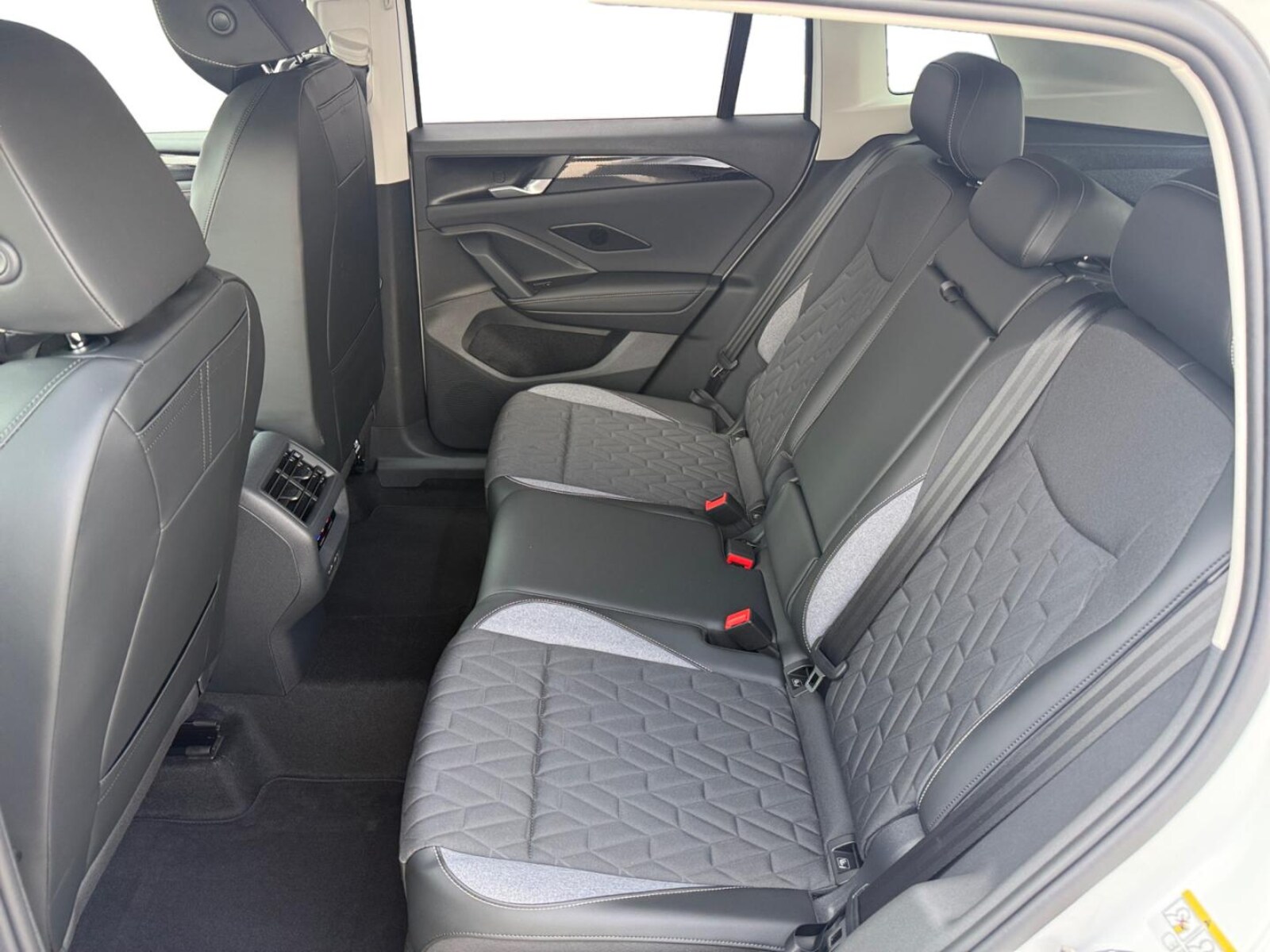 Volkswagen Tiguan – Bild 9