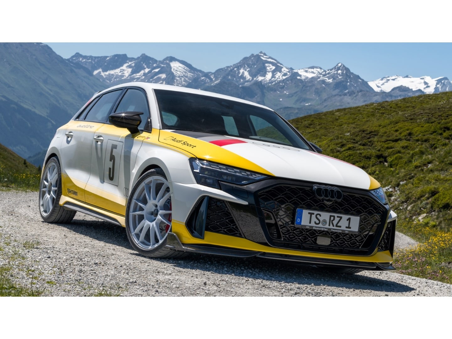 Bild über Audi RS 3 Sportback TFSI quattro S tronic - für weitere Informationen kontaktieren Sie den Audi Partner