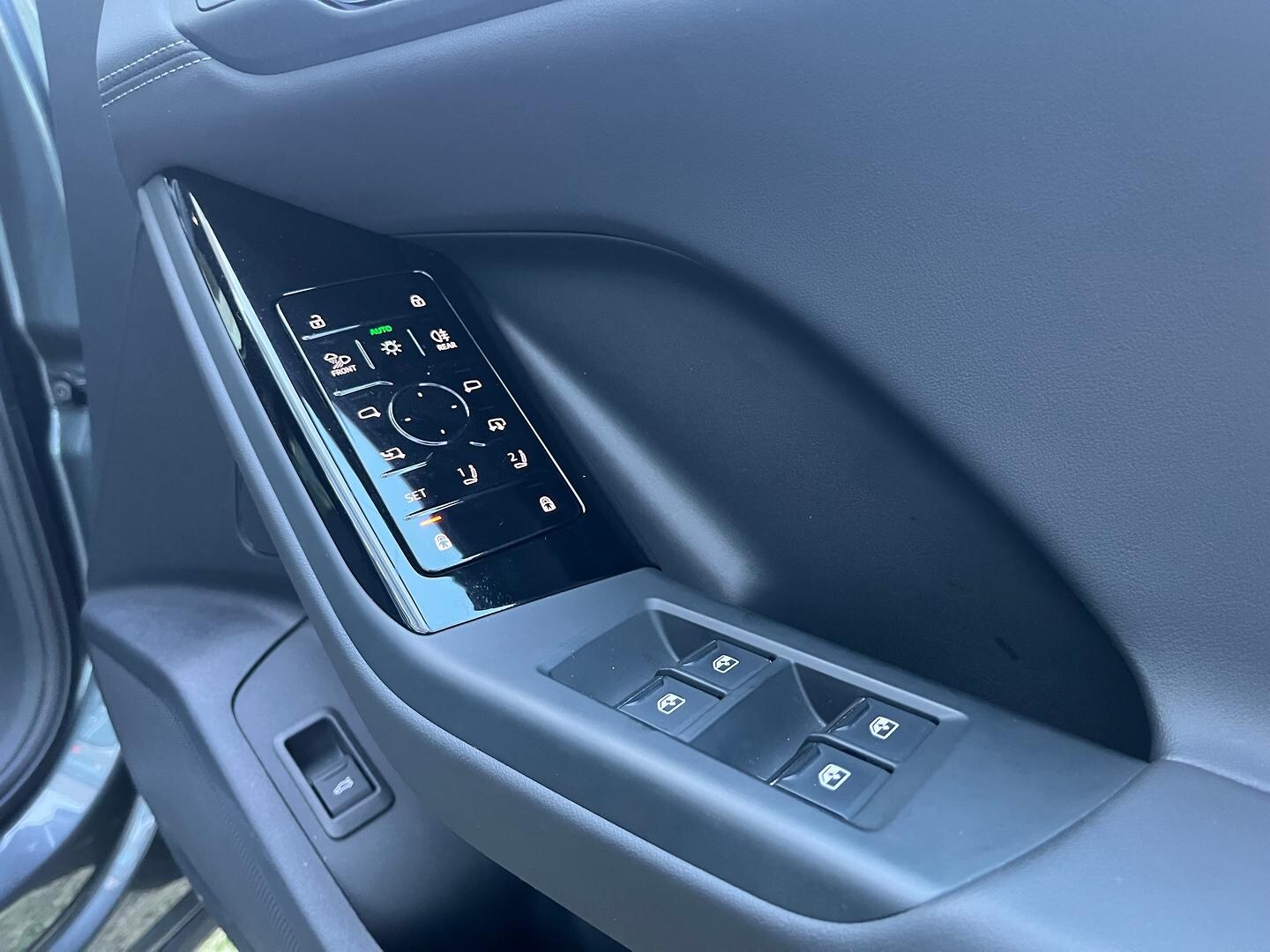 Image about Audi Q6 SUV e-tron e-tron performance
