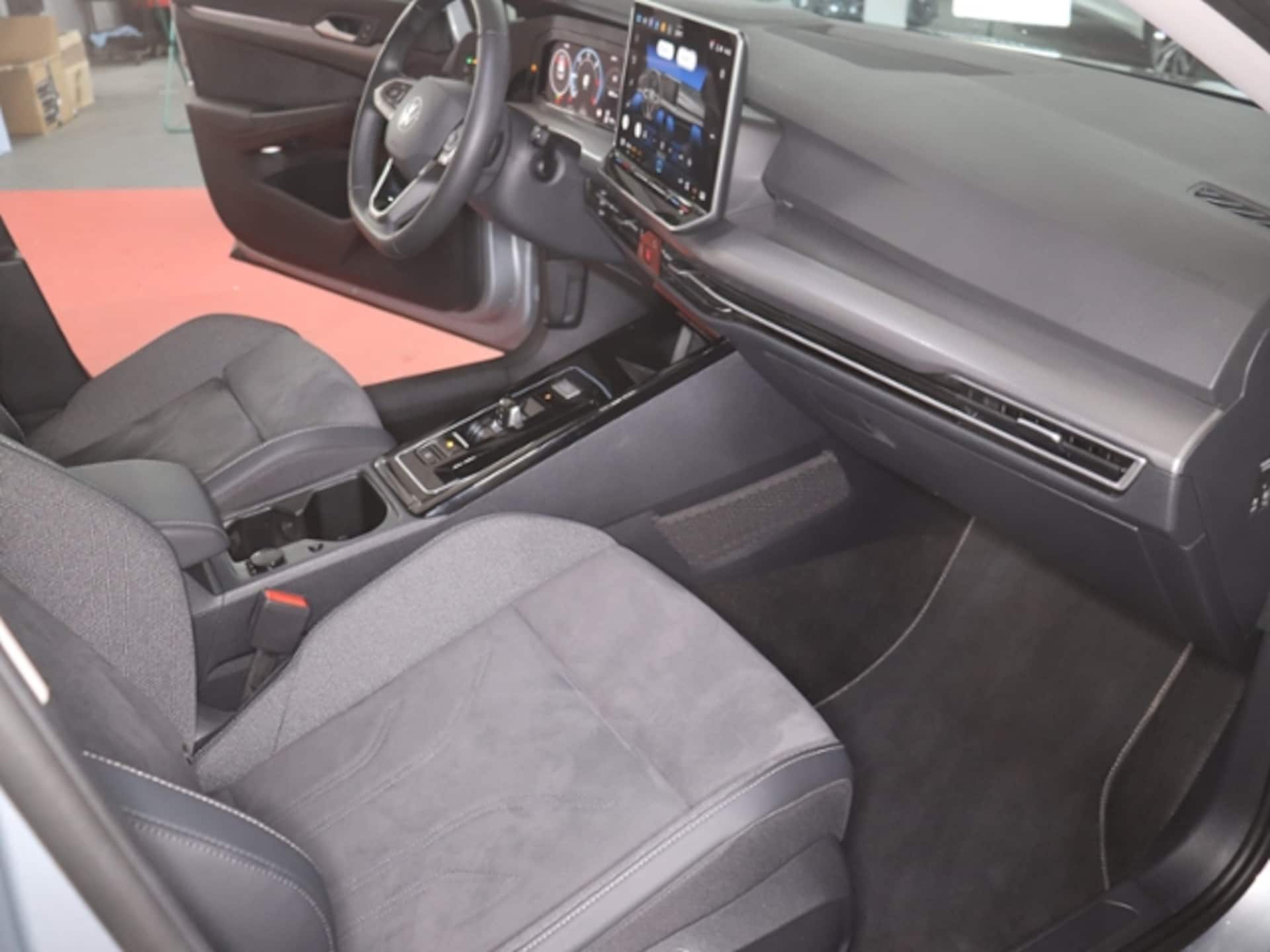 Volkswagen Golf Style