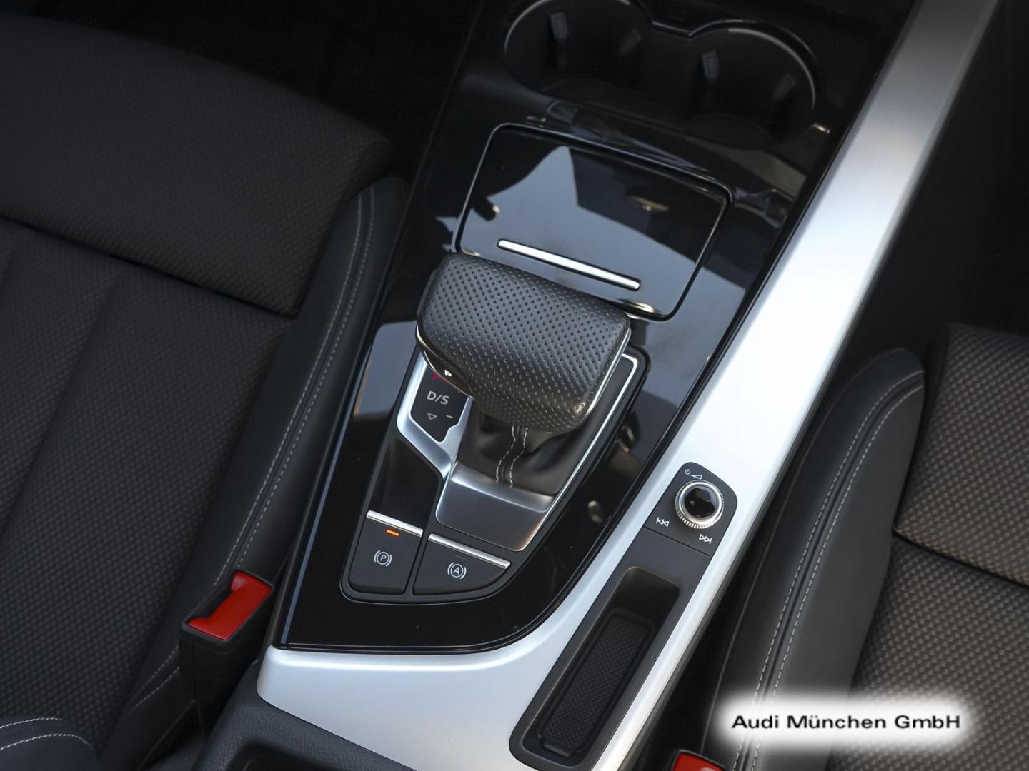 Bild über Audi A4 Avant S line 40 TFSI S tronic - für weitere Informationen kontaktieren Sie den Audi Partner
