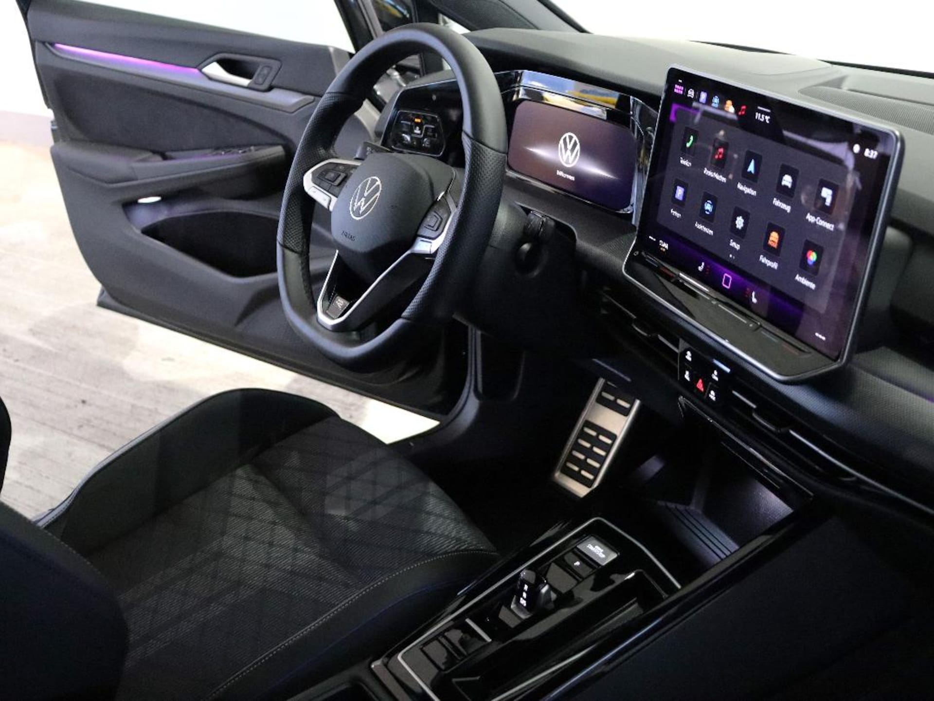 Volkswagen Golf R-Line