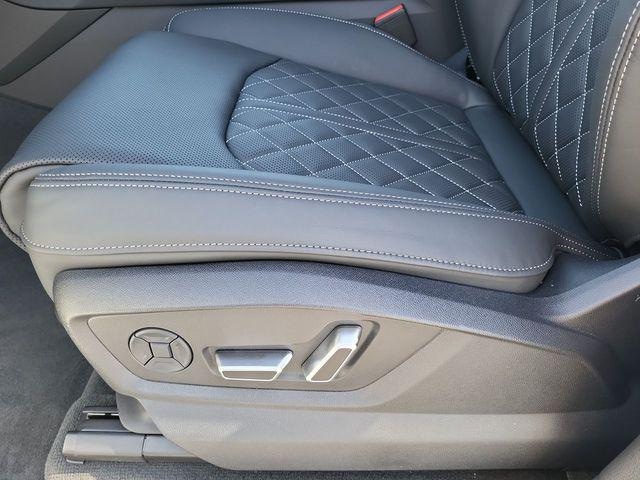 2026 Audi SQ7 Premium Plus - Photo 12