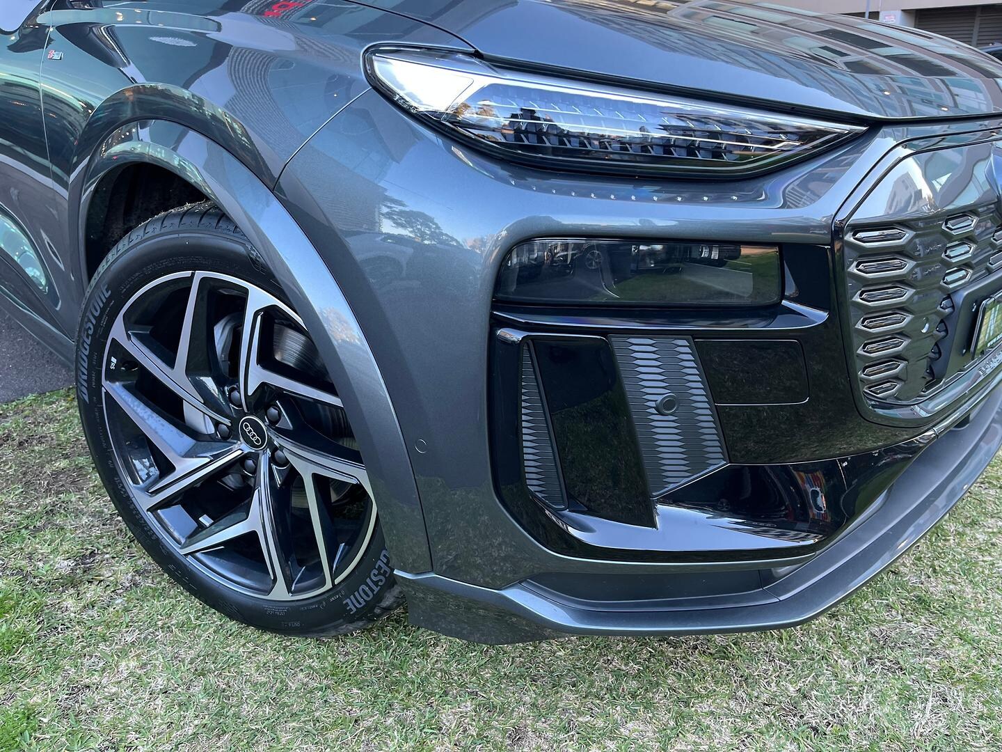 Image about Audi Q6 SUV e-tron e-tron performance