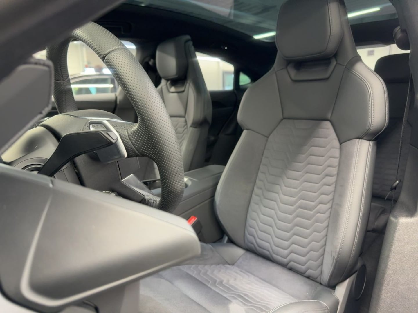 Bild über Audi e-tron GT e-tron quattro - für weitere Informationen kontaktieren Sie den Audi Partner